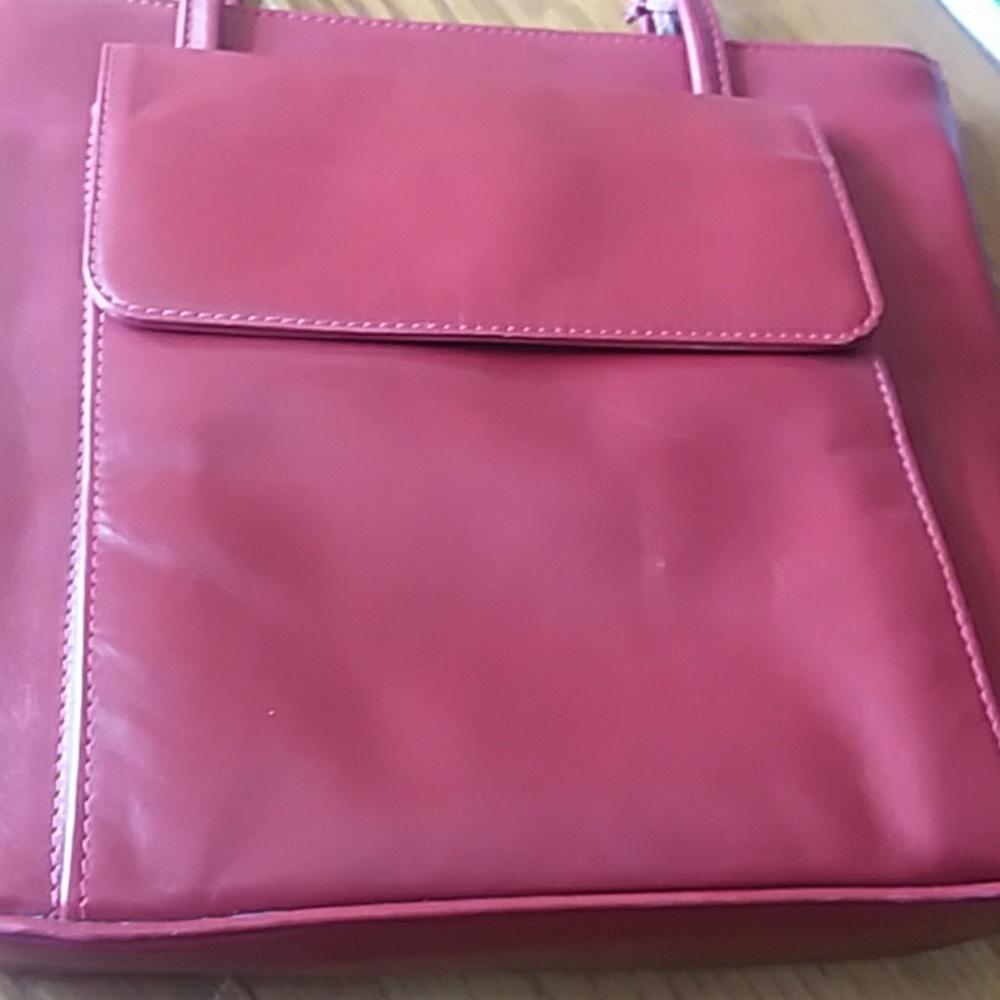 Hidesign "Ranch" Red Bag - Picture 8 of 8